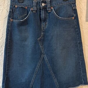 Levi's blue denim skirt with A-line design Size 8